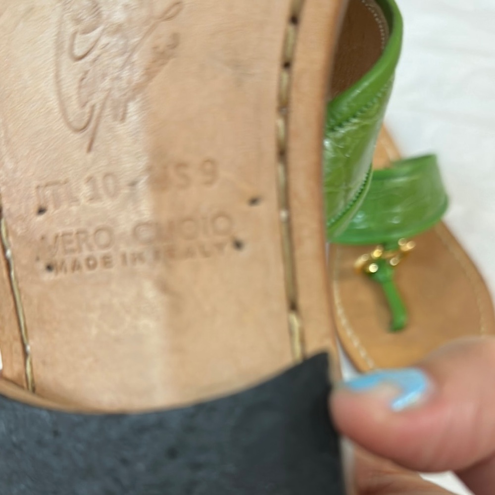 AMADEO CANFORA Green Leather Sandals with Gold Accent - Picture 8 of 8